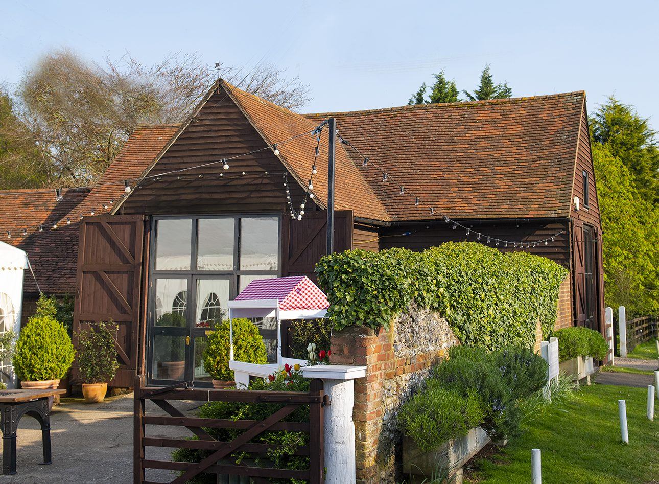 Marlow Wedding Venues — The Best Places for a Fireworks Finale